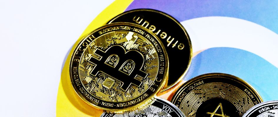 Bitcoin is trading below $22,000 today, and XRP and Polygon are down up to 3%